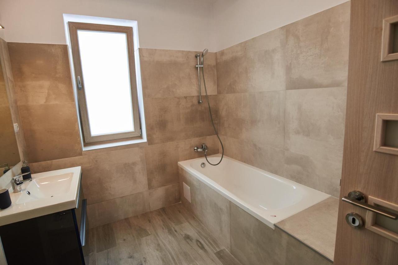 At Central Apartments Bucureşti Ngoại thất bức ảnh